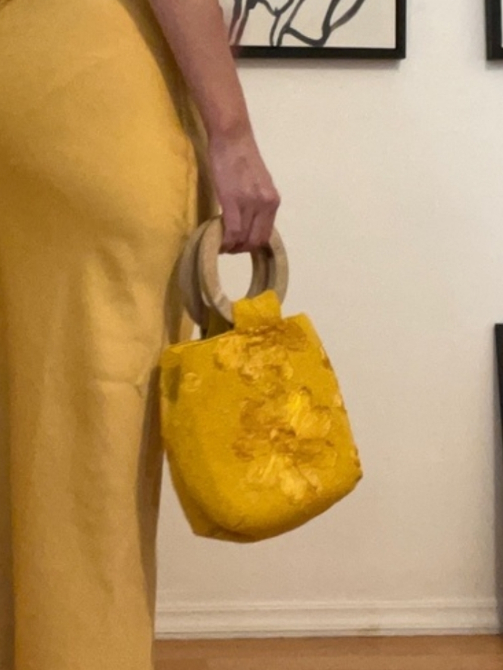 Lulu's Stay Chic Yellow Beaded Wooden Circle Handle Bag - Picture 2 of 14